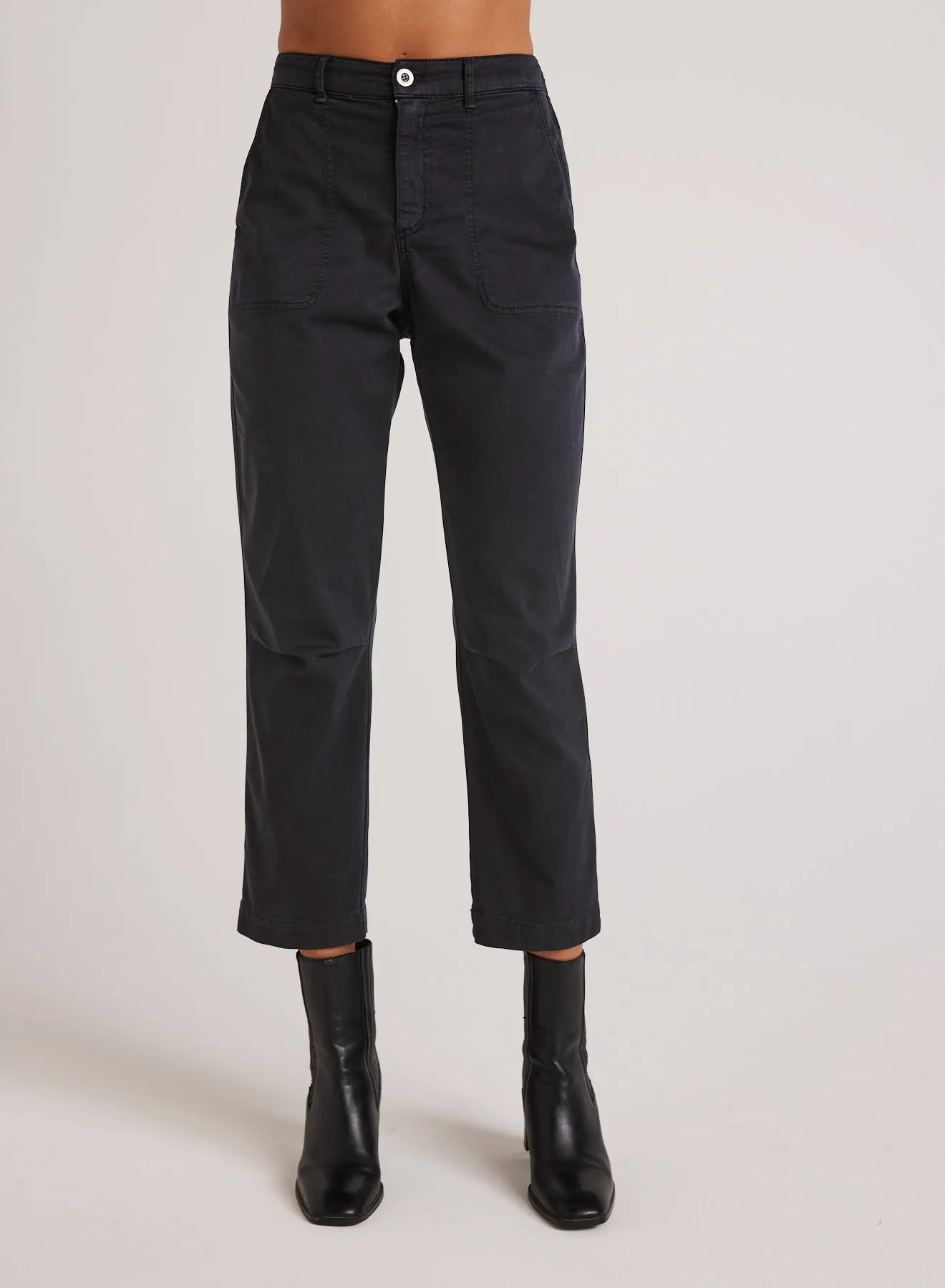 Bella Dahl Beau - Darted Knee Utility Trouser